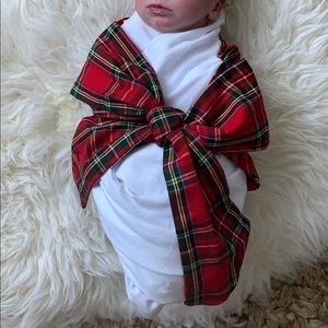 TBBC bow swaddle in plaid